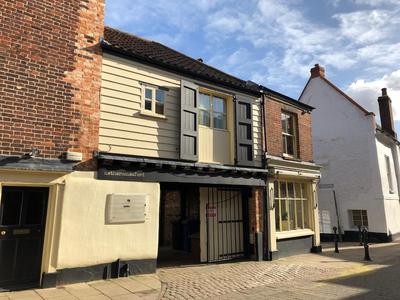 Studio 2 - Central Location Sleeps 4