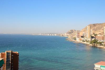 Estudio con fabulosas vistas al mar.