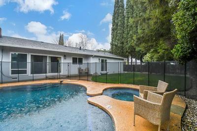 The Charming Home with a Pool