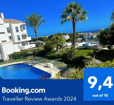 Miraflores Golf Gardens II Luxe Appartement at Riviera del Sol