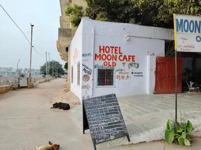 Hotel Old Moon Cafe