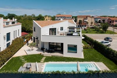 Villa Costa by Briskva