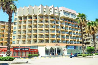 Aracan Pyramid Hotel