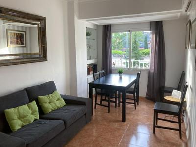 Luninoso y práctico apartamento en el centro con amplio parking incluido