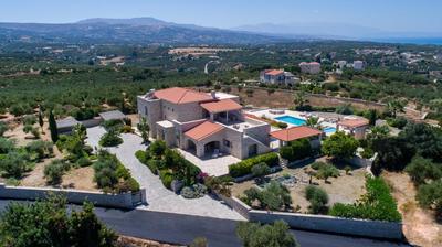Villa Elia, By Hellocrete