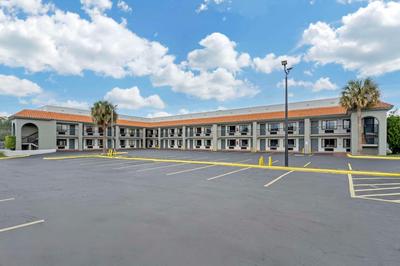 Quality Inn & Suites Orlando East - UCF Area