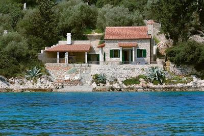 Villa Regalo on Hvar, beach front