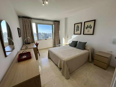 Estupendo apartamento junto a Plaza de España