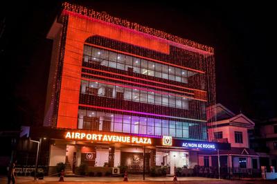 Airport Avenue Plaza