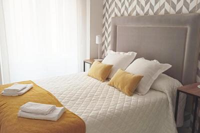 Yellow Sun Apartment