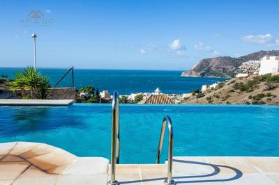 La Reserva bay views & pool