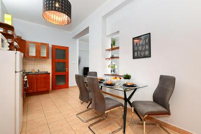 Singer Apartment R161