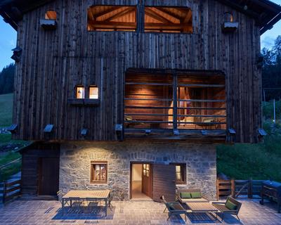 Beautiful barn with garden and stunning view