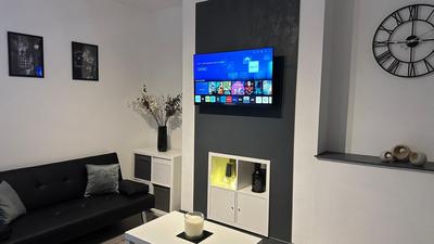 Modern 2 Bed near Turf Moor Football Stadium, Parks, Canal and Lake
