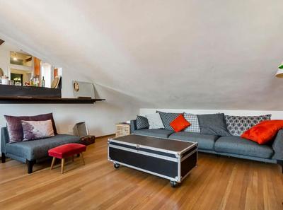 Bright and Peaceful Apartment in Historic Palazzo