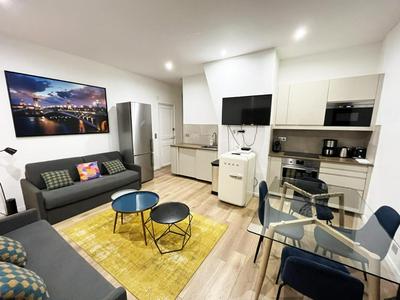 62-LUXURY FLAT CHAMPS ELYSEES (1G)