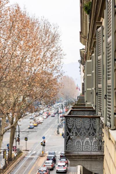 Nobile residenza con affreschi a Porta Nuova 150m