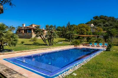 Villa Can Nofre, espectacular piscina y jardín en Calaratjada