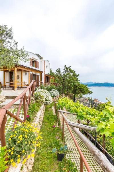 Starhost - La Casella seaview garden terrace and parking
