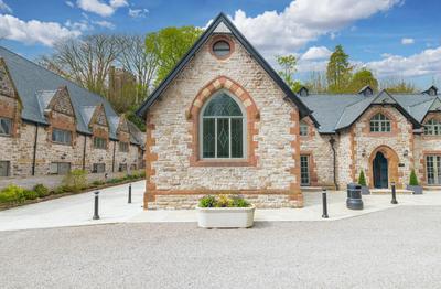 Chequers Lodge- Dalton-in- Furness- Self check in- for professionals and tourists