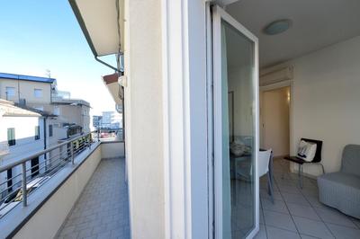 Bilocale con balcone Mina 6