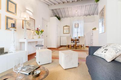 Casa Santa Zita, A Toproof Penthouse Apartment with Elevator and Private Garden Inside the Walls