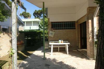 Bright Villa with garden and parking - Beahost