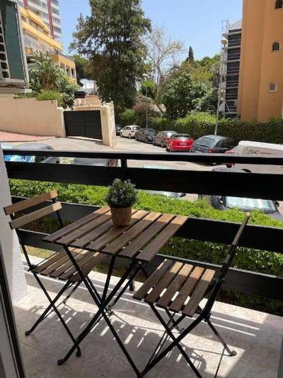 Bonito estudio con balcon
