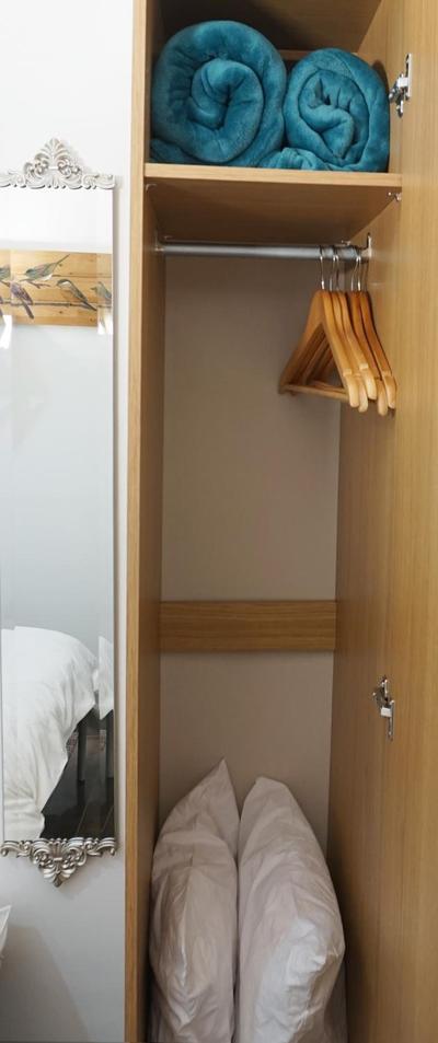 Beautiful London home sleeps 6, 2 minutes to metro