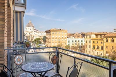 Vista Indimenticabile sulla Cupola di S. Pietro