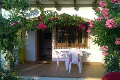 Casa en Denia con piscina y jardín
