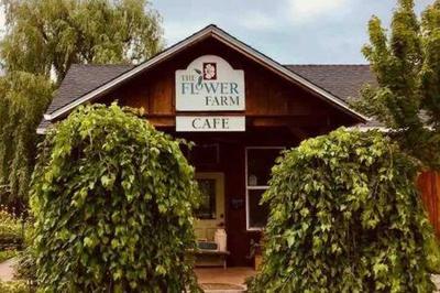 Country Charmer Single Story Cottage Pet Friendly