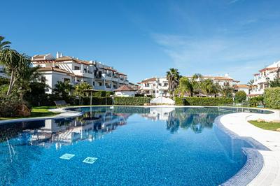Apartamento familiar muy soleado cerca de la playa y parking incluido