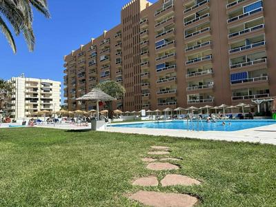 Estudio PYR privado con vistas al mar