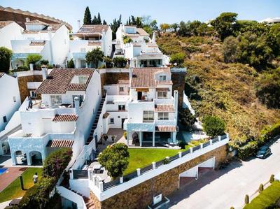 Fantastic townhouse/ 4bed/4bath/ Puerto Banus