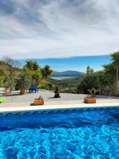 Schitterende privévilla met 4 slaapkamers, verwarmd zwembad