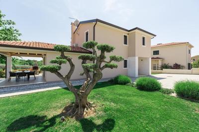 Beautiful villa Stefany with pool in Porec