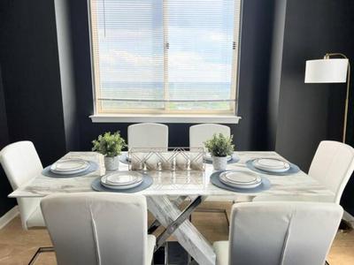 Elegant King Suite Metro DC