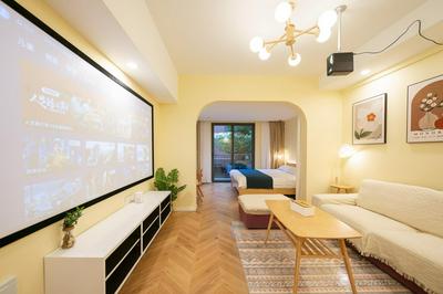 Cloud Expo Apartment