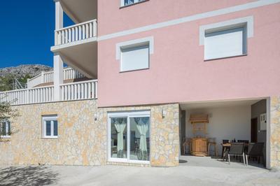 Seaview Apartments