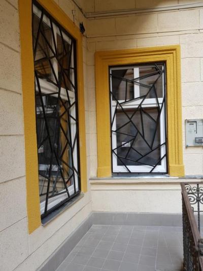 Geometric Luxury Apartment in the center with 3BR
