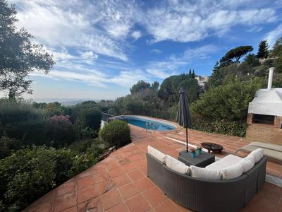 Villa in Mijas Pueblo with private pool and sea views with 4 bedrooms