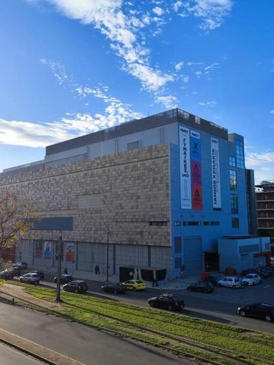 Chic Urban Retreat Steps from Museum of Cont. Art!