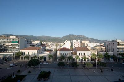 Cozy flat on the main square, 10min to the sea