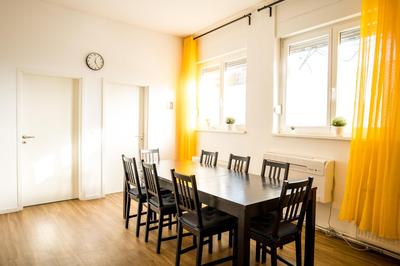 Three Bedroom plus big kitchen plus SelfCheckIn plus Street Parking