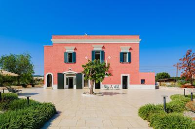 Patì Design Apartments - with private patio or terrace and swimming pool
