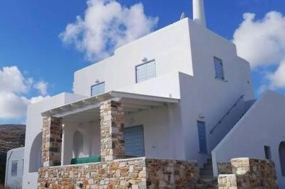 Aeriko Apartment in Paros