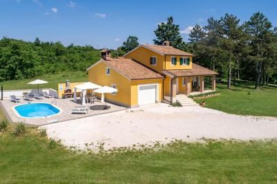 Villa Kristina by Briskva