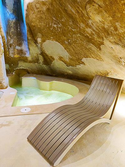 Wave 24 Savynomad Harbour Residence & Private Jacuzzi SPA Cave