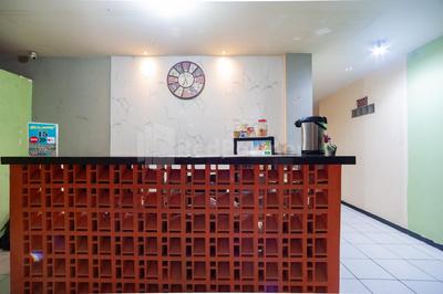 J&B Rooms Pramuka Jakarta Mitra RedDoorz